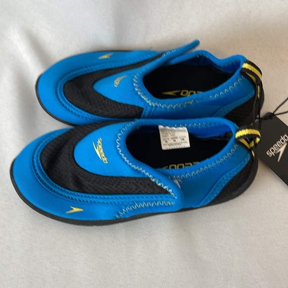 Little boys Speedo water shoes - Picture 2 of 11
